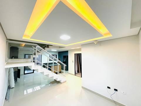 Lindo Sobrado Triplex com 3 dormitórios, suíte, lavabo, espaço gourmet, 220 M² no centro de Pinhais.