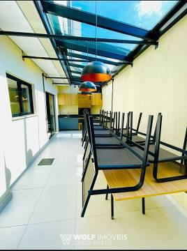 Lindo Sobrado Triplex com 3 dormitórios, suíte, lavabo, espaço gourmet, 220 M² no centro de Pinhais.