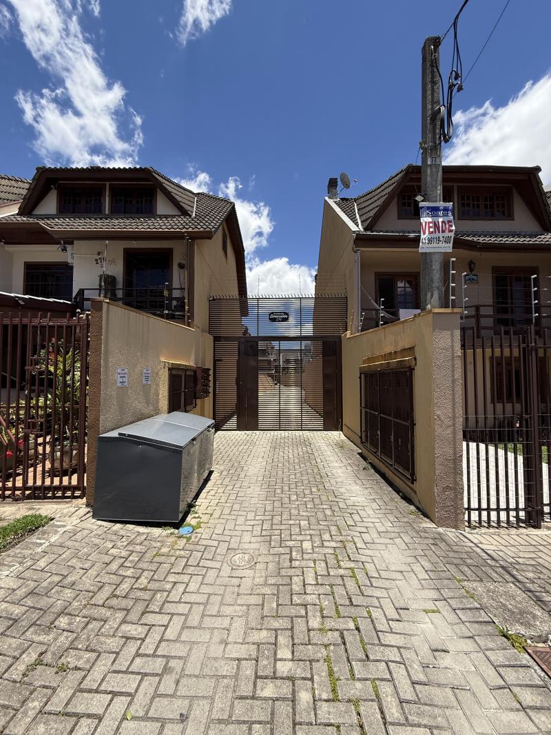 SOBRADO TRIPLEX COM 3 SUÍTES-CONDOMÍNIO FECHADO-CAPÃO DA IMBUIA-CURITIBA-PR