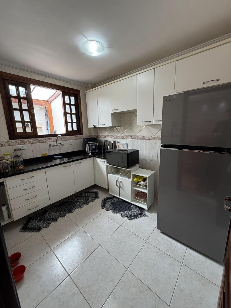 SOBRADO TRIPLEX COM 3 SUÍTES-CONDOMÍNIO FECHADO-CAPÃO DA IMBUIA-CURITIBA-PR